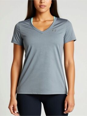 Under Armour Heatgear Tshirt Light Blue Womens Size Medium Loose Fit Athletic To